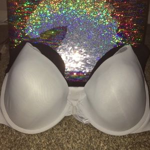 Bra 42DD IZOD two for the price of 1!!